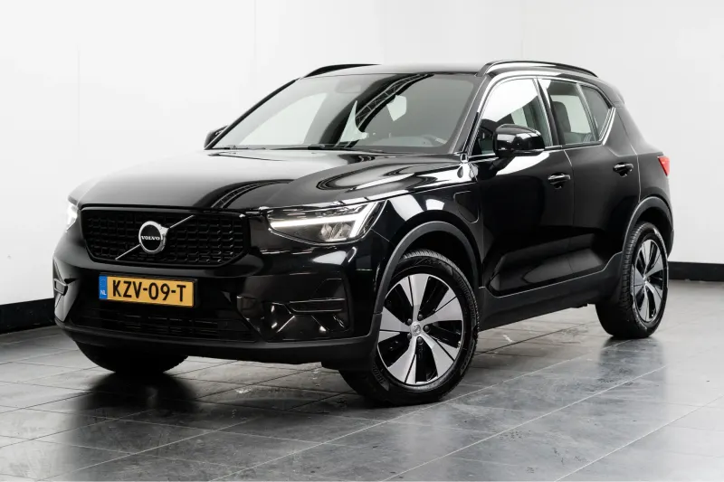 Volvo XC40 (2023)
