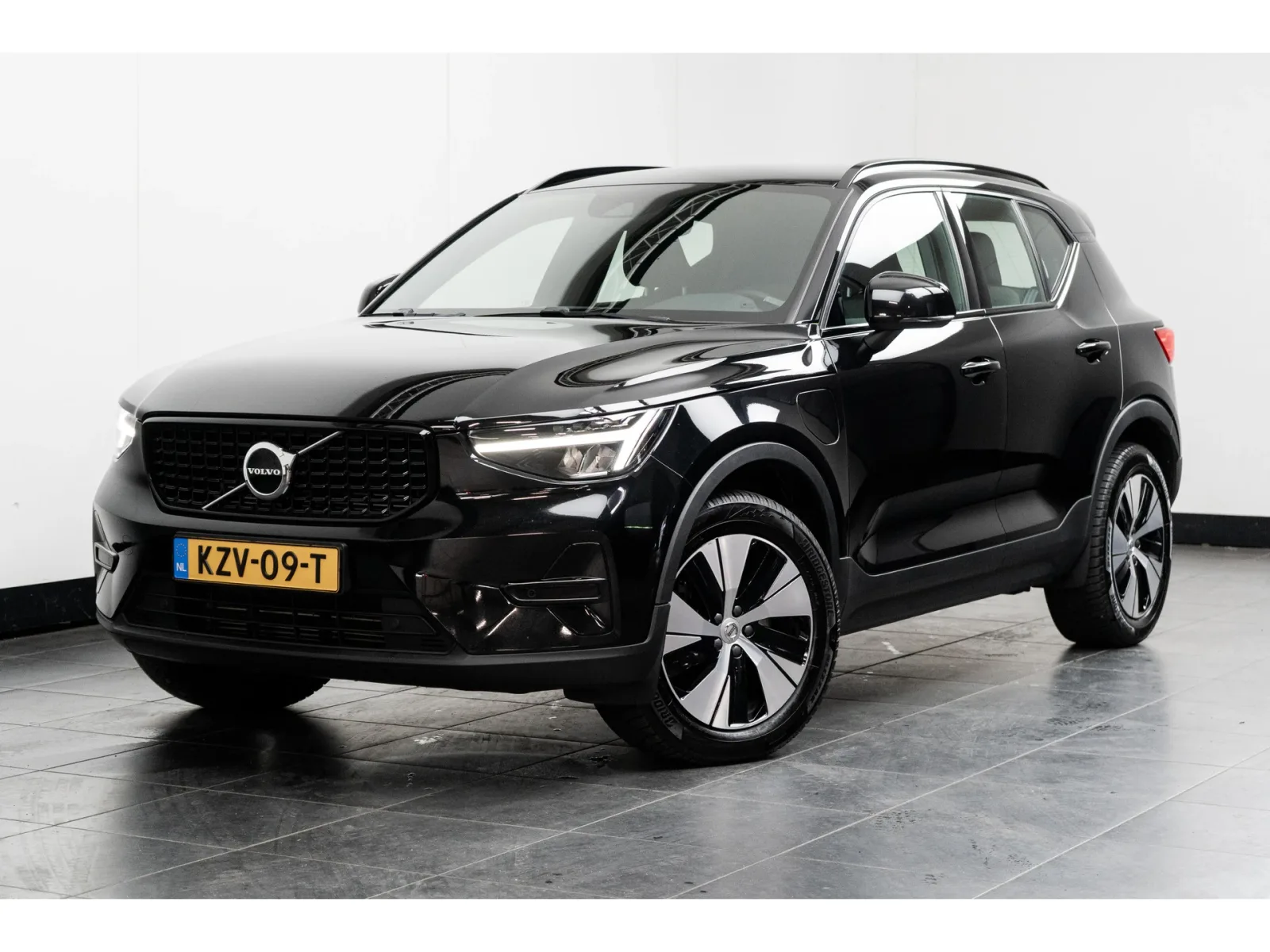 Volvo XC40 (2023) — foto 1