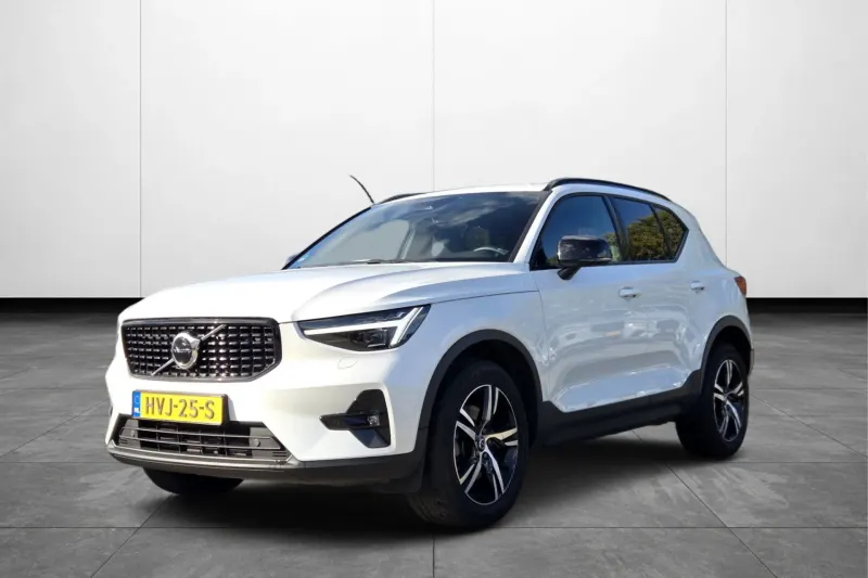 Volvo XC40 (2024)