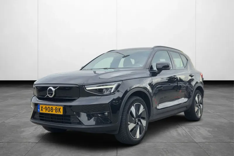 Volvo XC40 (2023)
