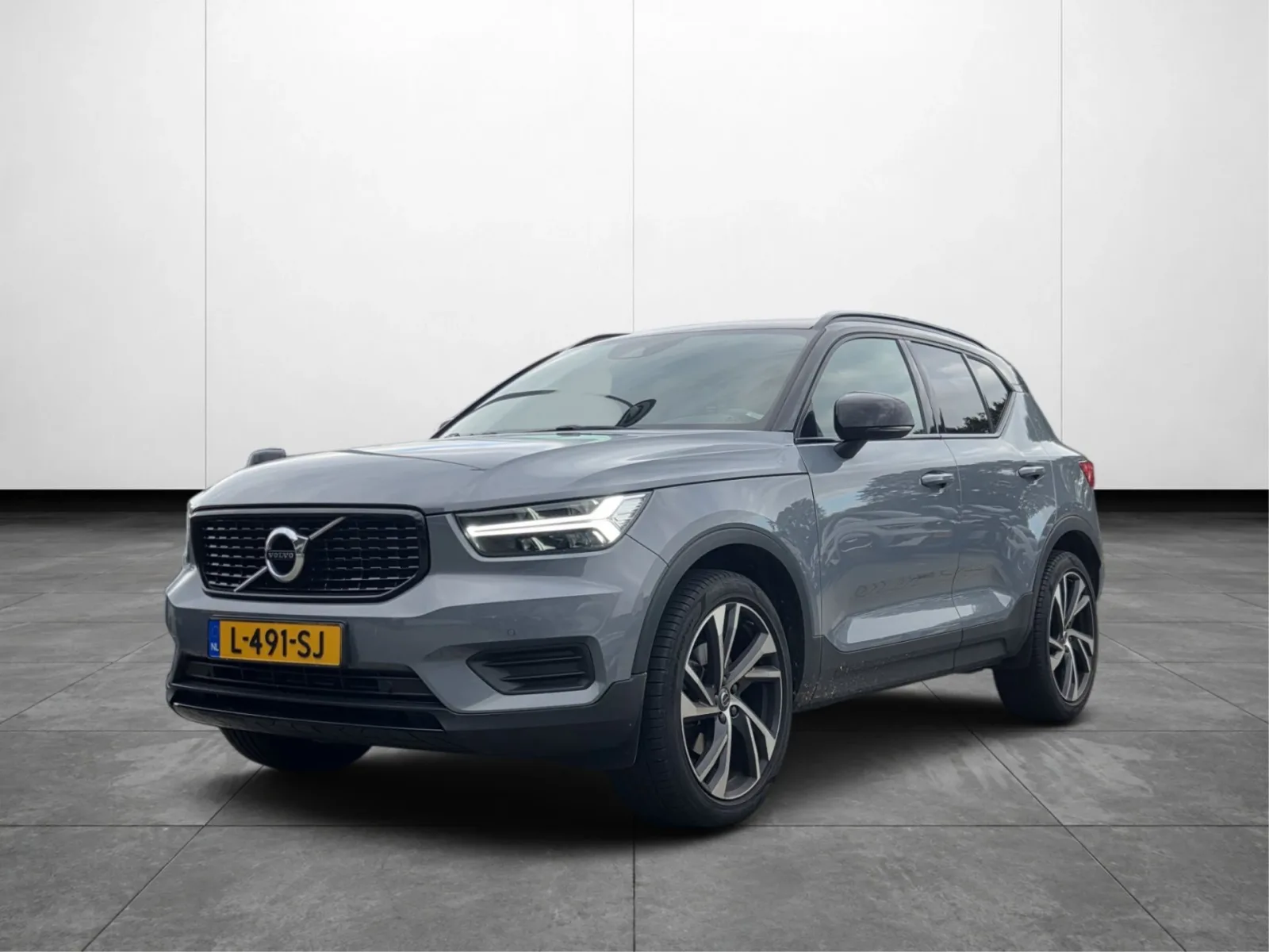 Volvo XC40 (2021) — foto 1