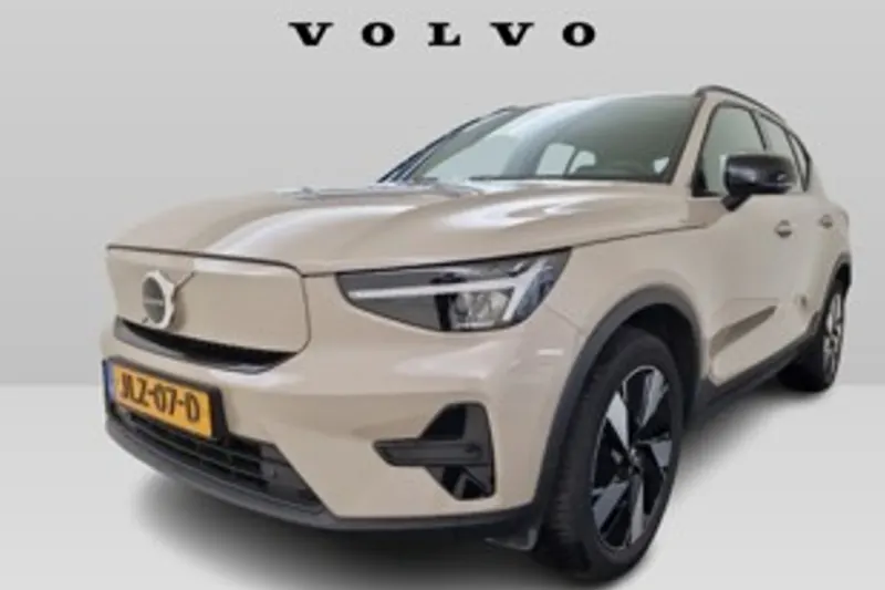 Volvo EX40 (2025)