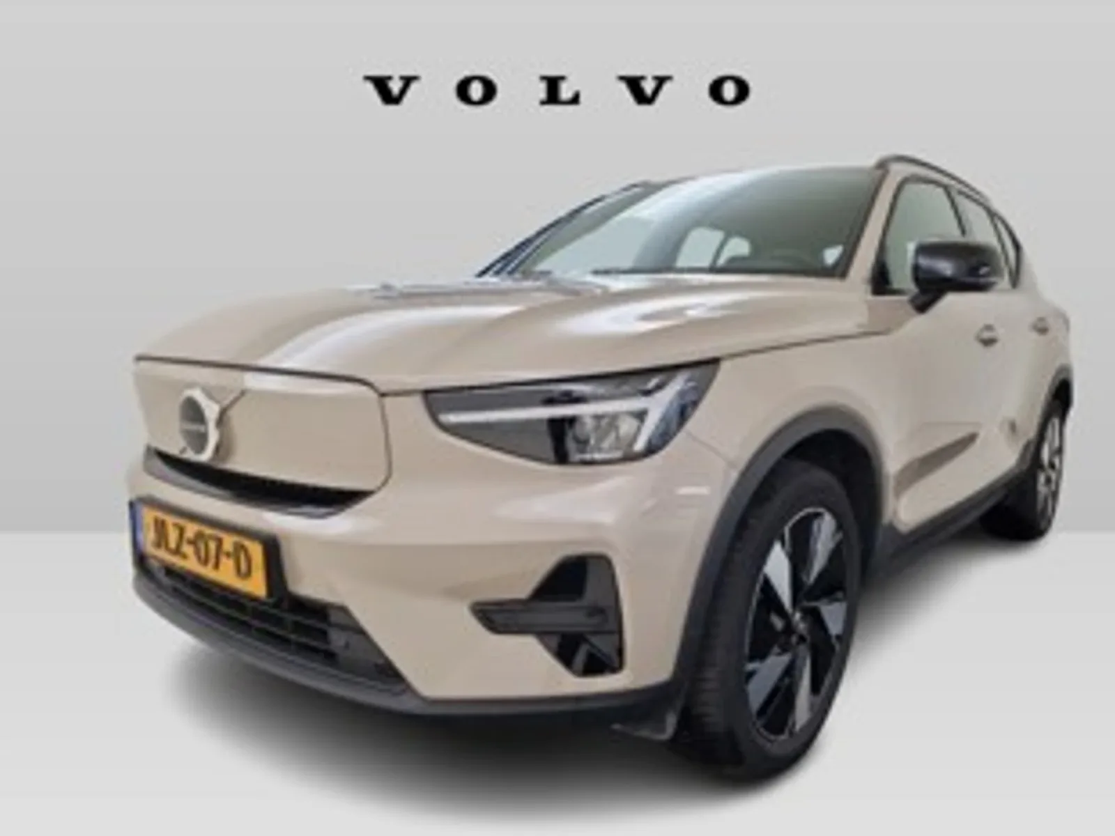 Volvo EX40 (2025) — foto 1