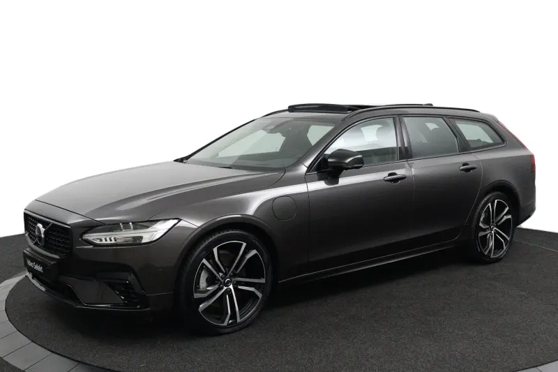 Volvo V90 (2025)