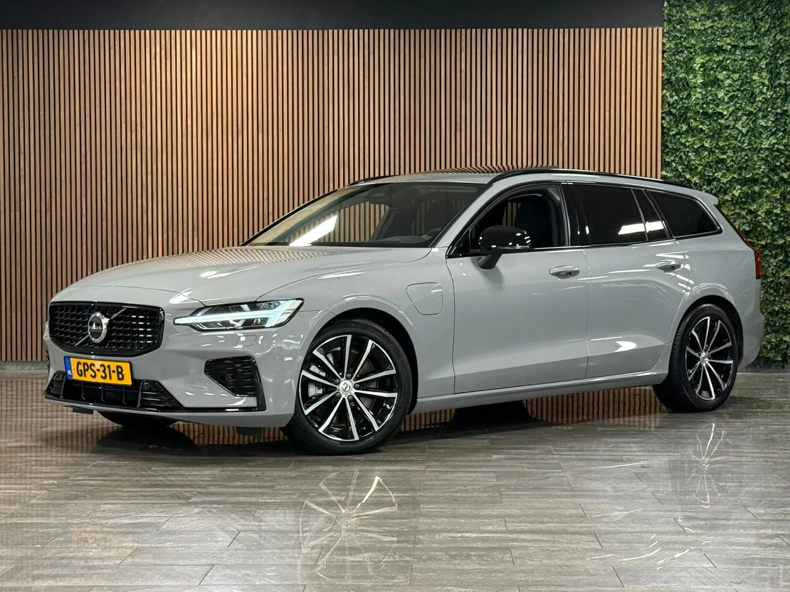 Volvo V60 (2024) — foto 1