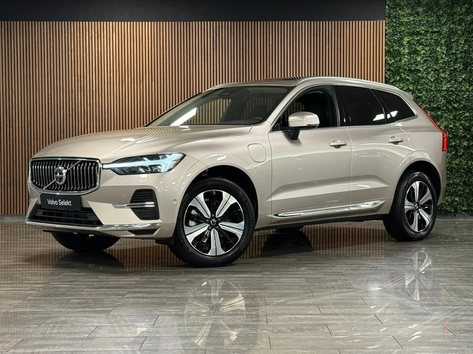 Volvo XC60 (2025) — foto 1