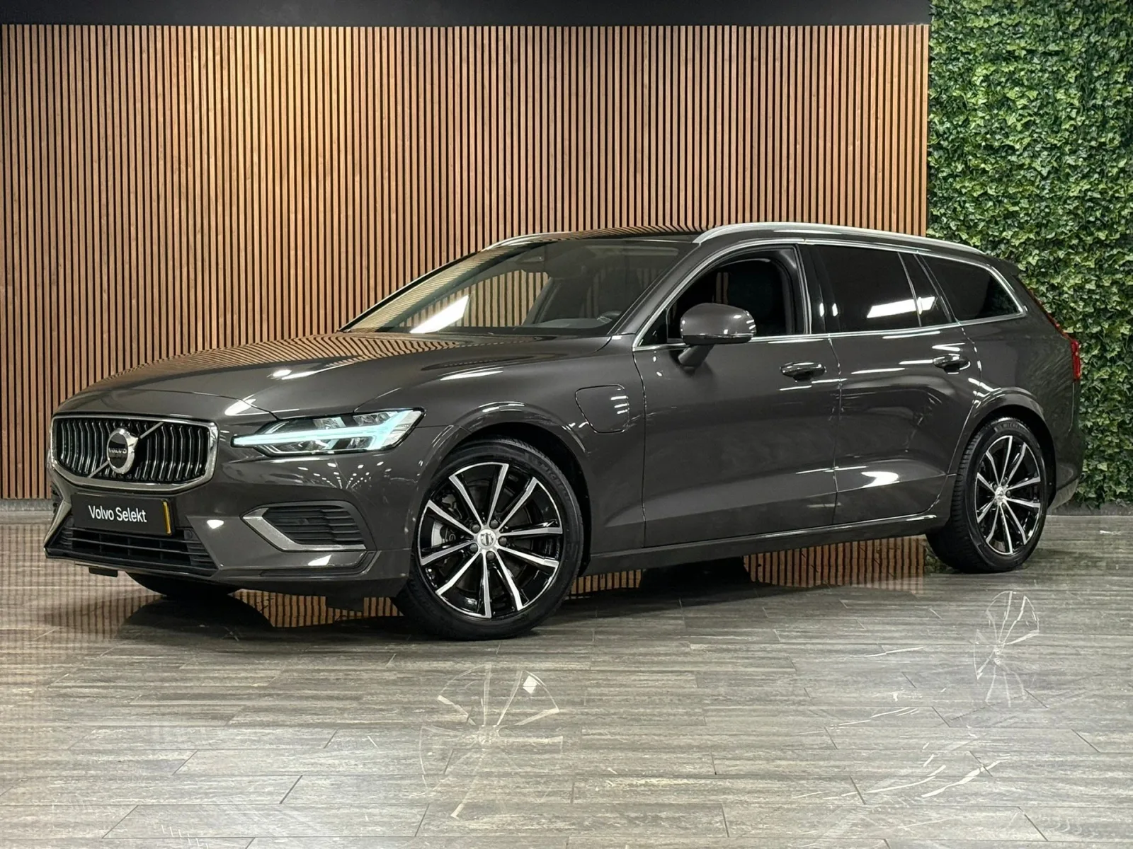 Volvo V60 (2022) — foto 1
