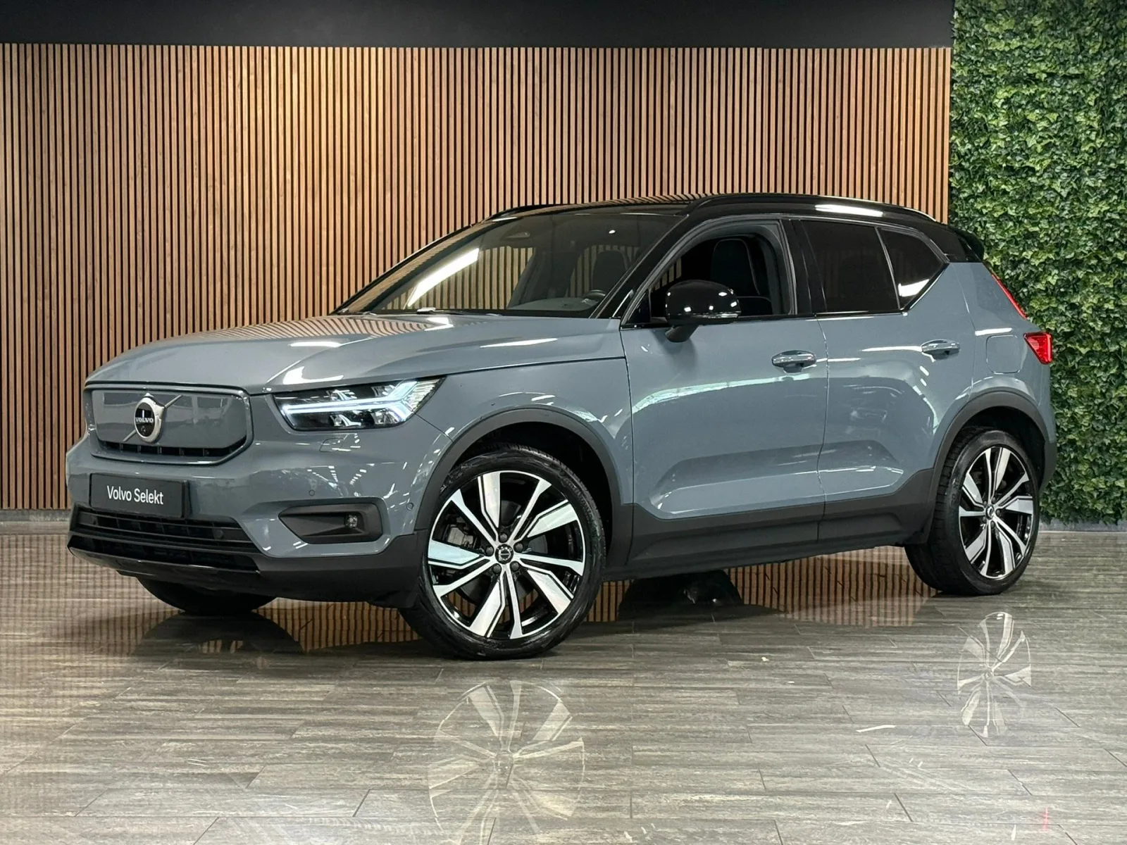 Volvo XC40 (2021) — foto 1