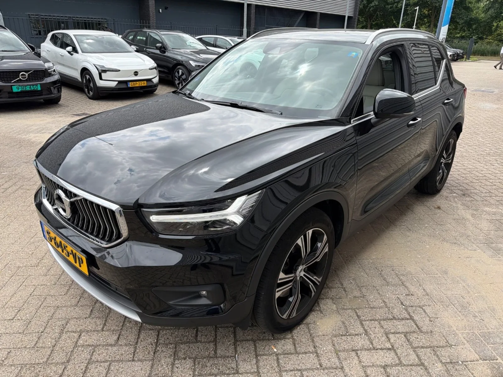 Volvo XC40 (2021) — foto 1
