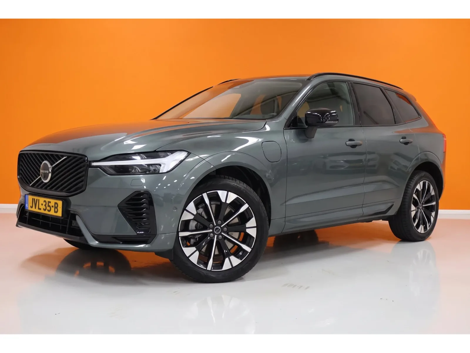 Volvo XC60 (2026) — foto 1