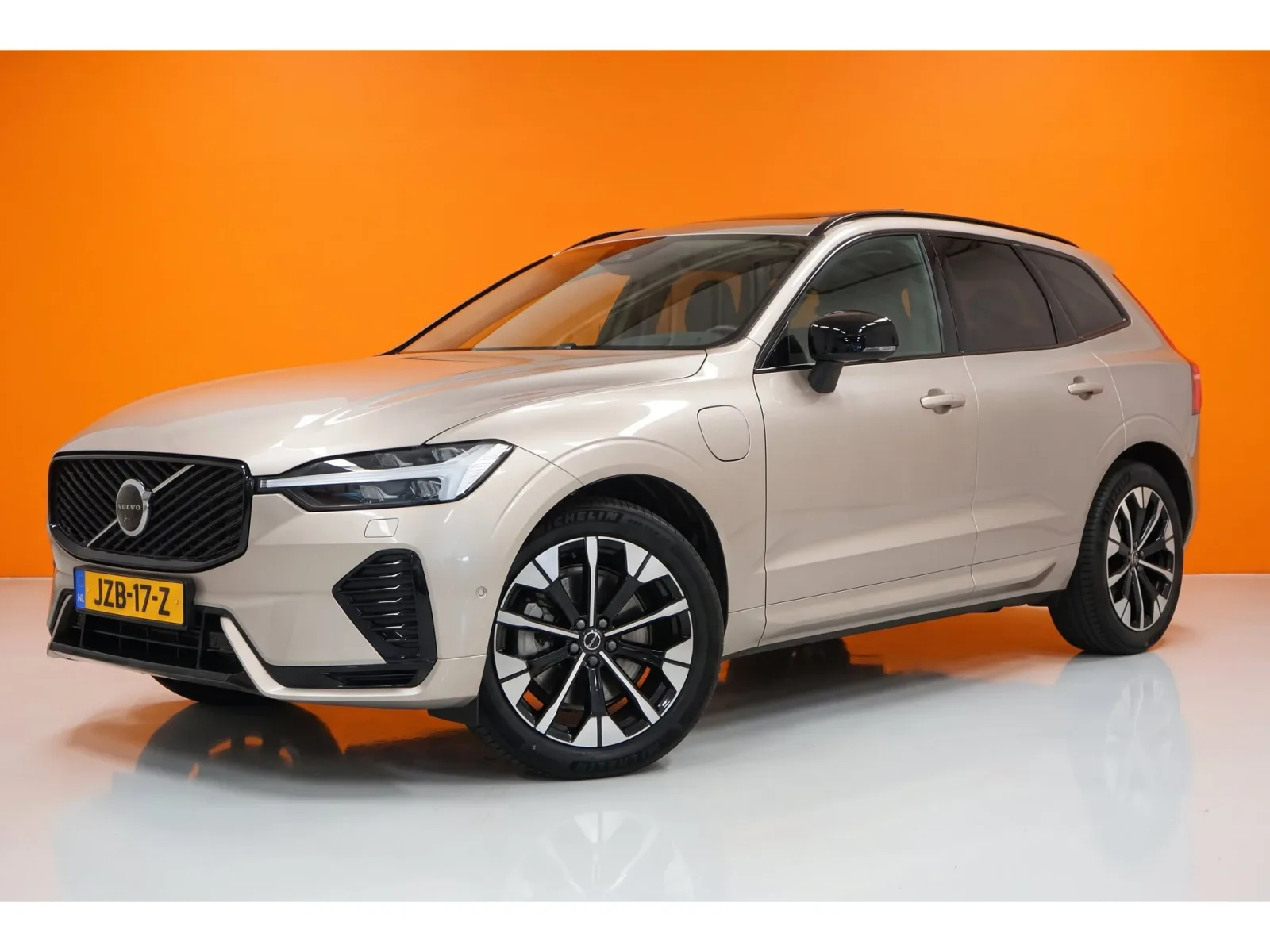 Volvo XC60 (2026) — foto 1