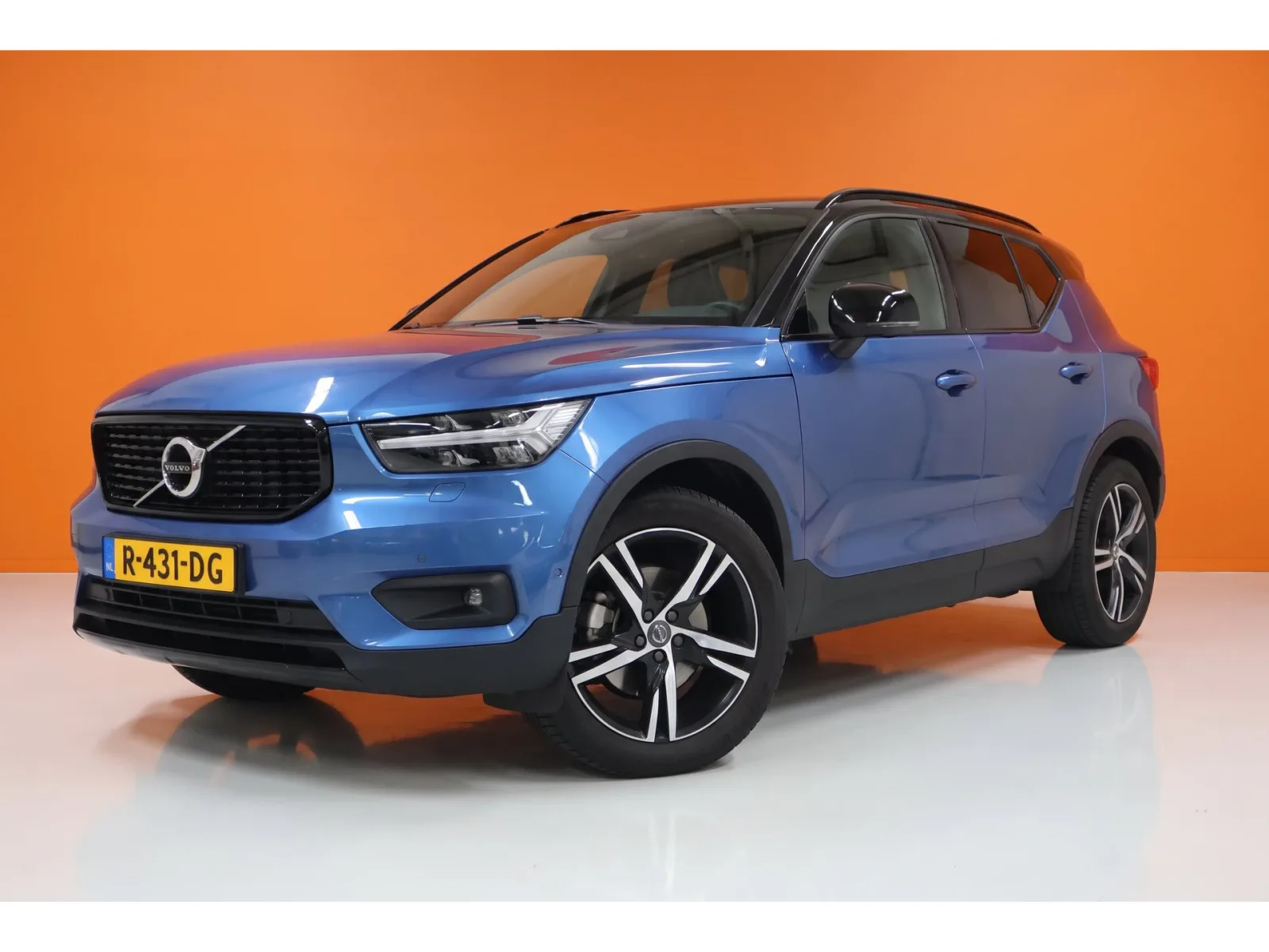 Volvo XC40 (2019) — foto 1