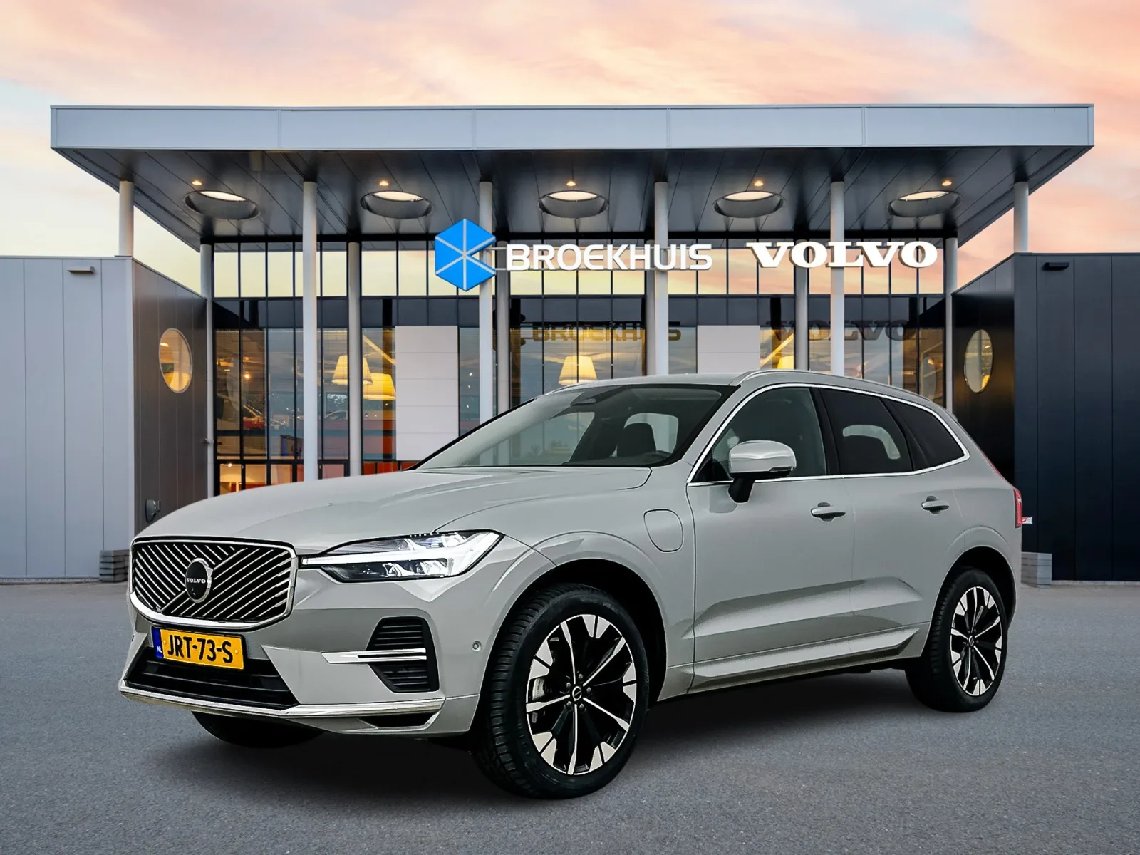 Volvo XC60 (2025) — foto 1