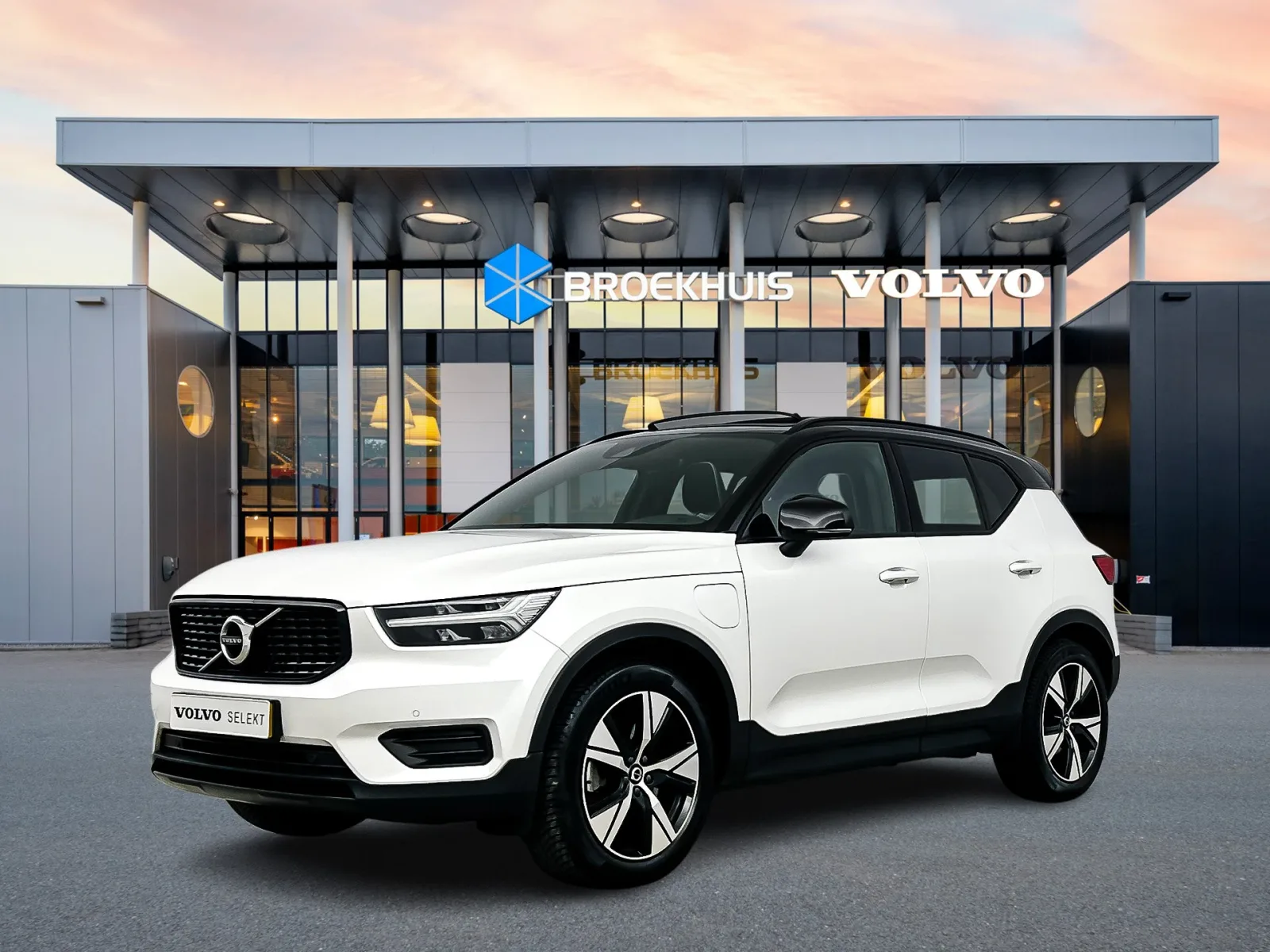 Volvo XC40 (2022) — foto 1