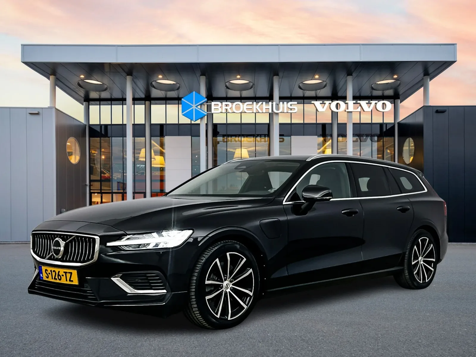 Volvo V60 (2023) — foto 1