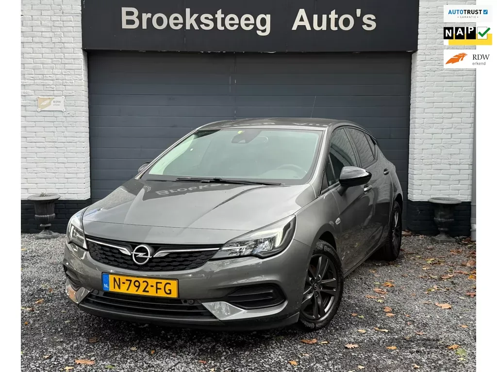 Opel Astra (2021) — foto 1