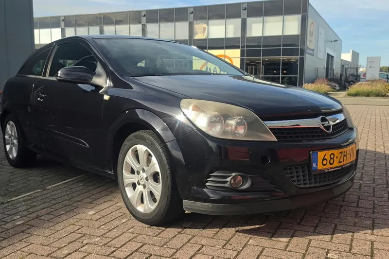 Opel Astra (2008)