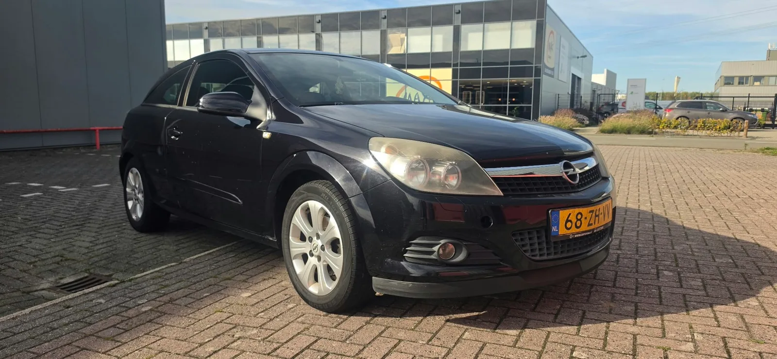 Opel Astra (2008) — foto 1