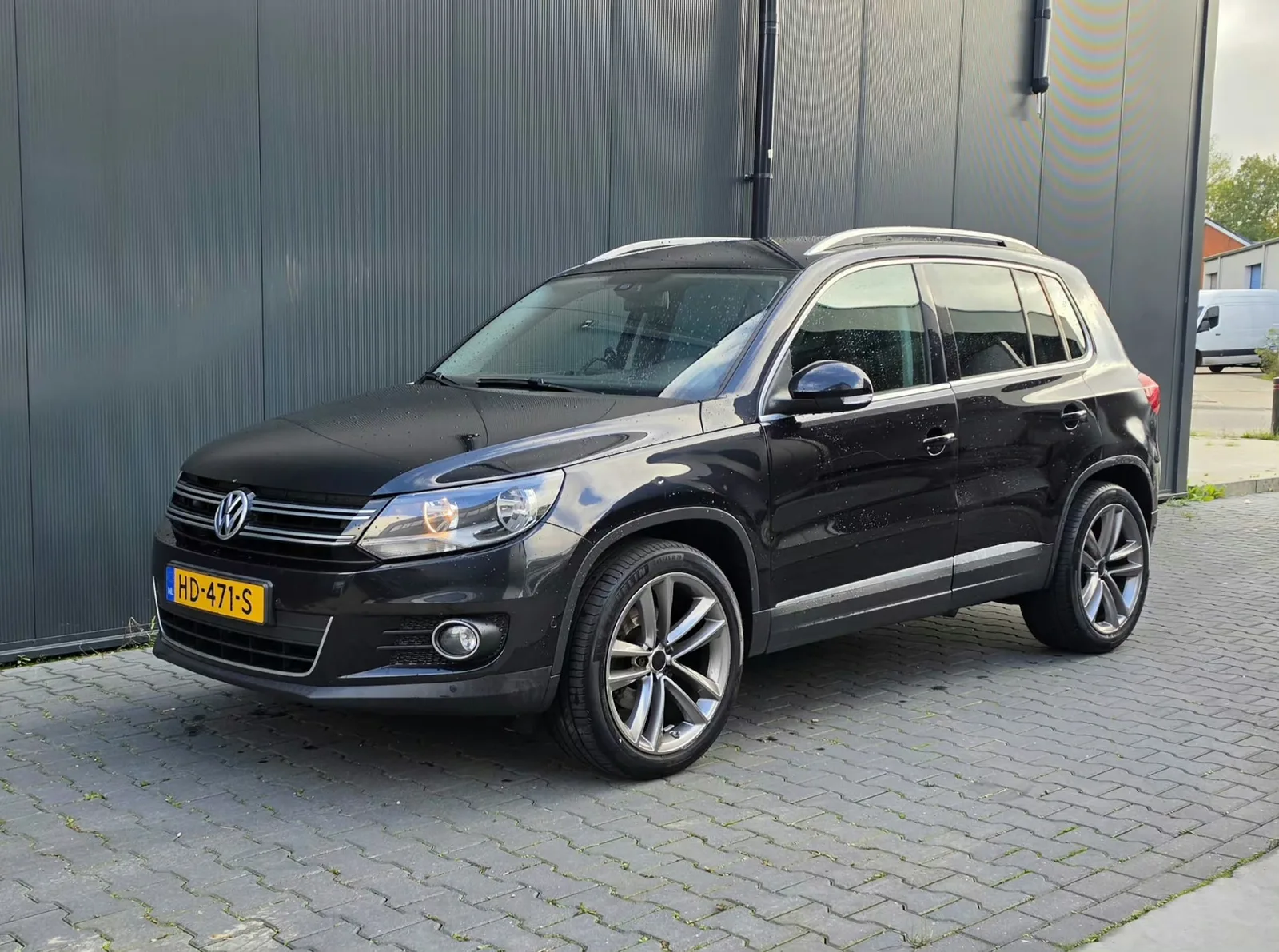 Volkswagen Tiguan (2015) — foto 1