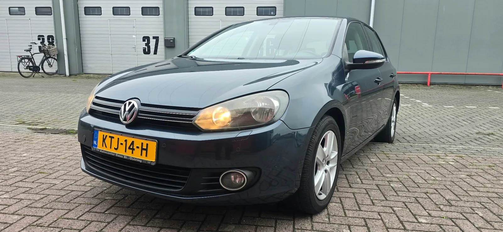 Volkswagen Golf (2010) — foto 1