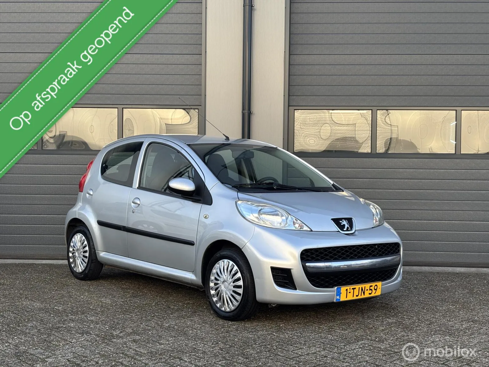 Peugeot 107 (2010) — foto 1