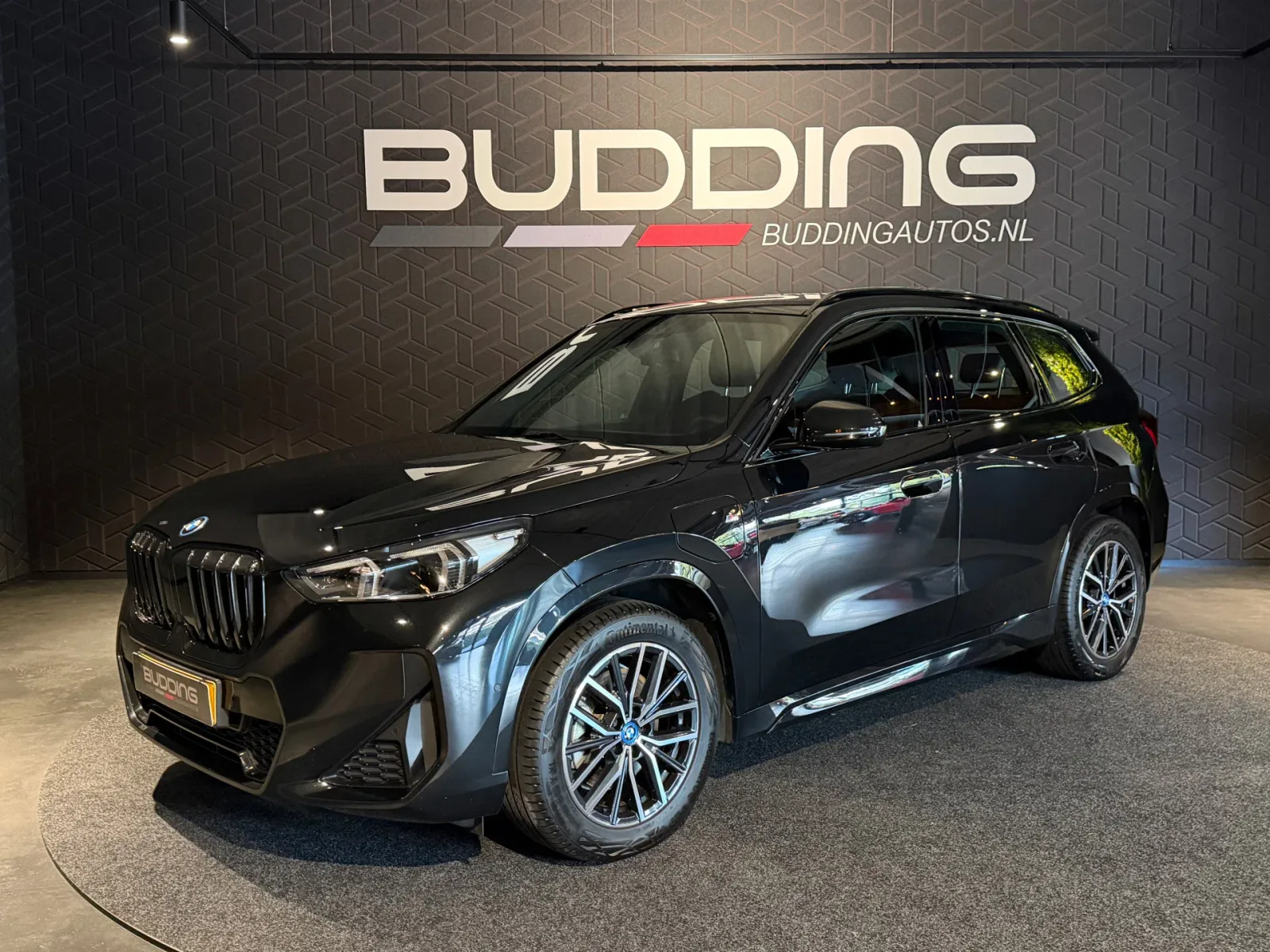 BMW X1 (2023) — foto 1