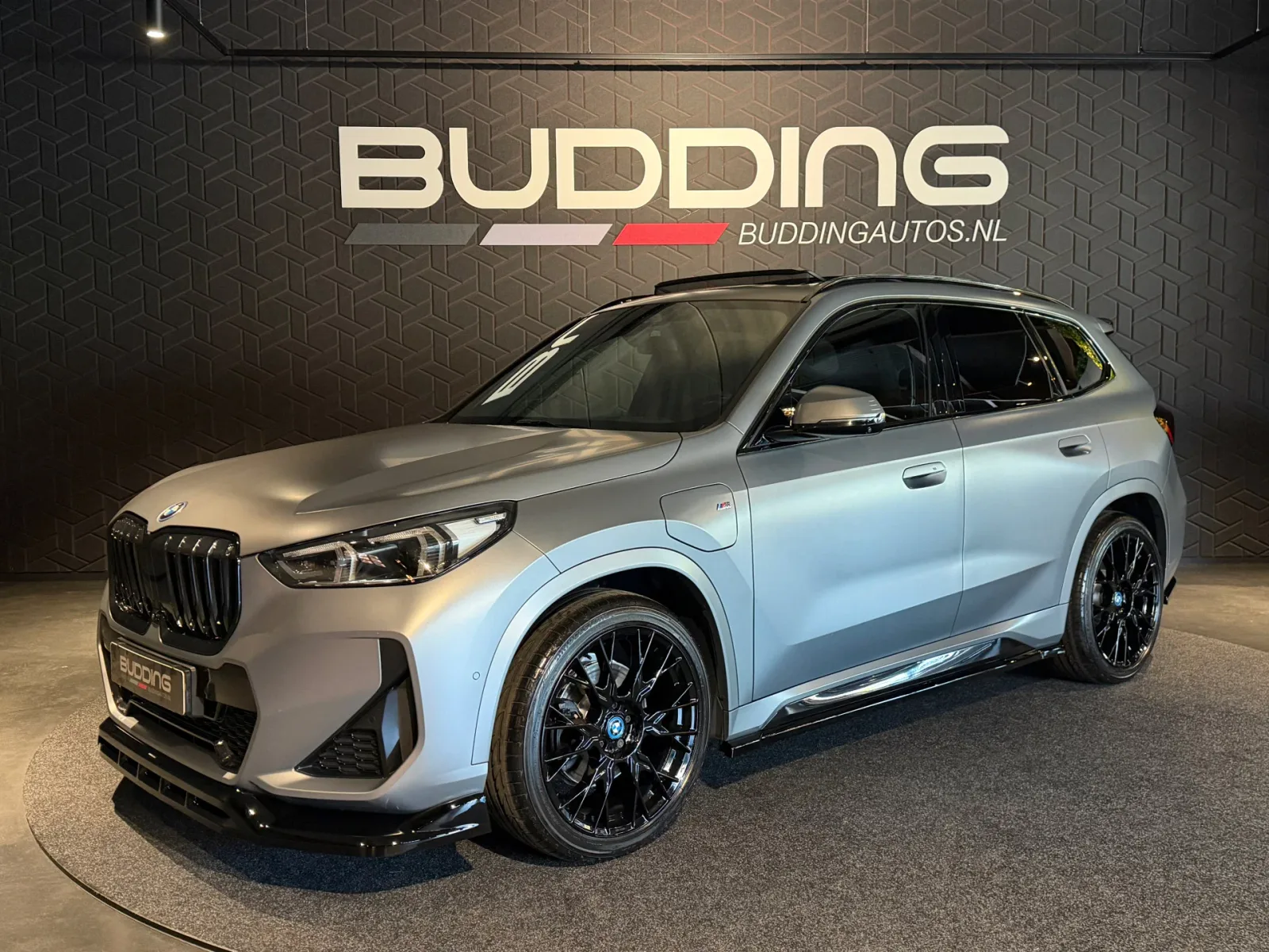 BMW X1 (2023) — foto 1