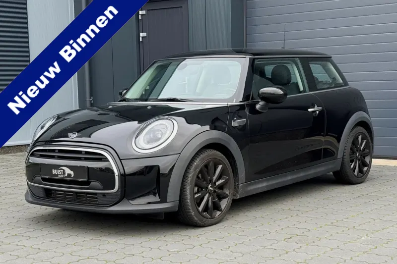 MINI One (2022)