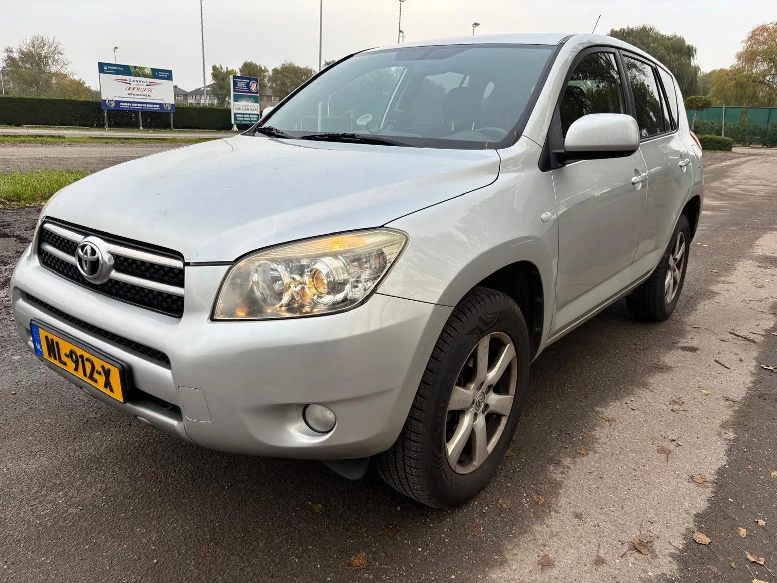 Toyota RAV4 (2009) — foto 1
