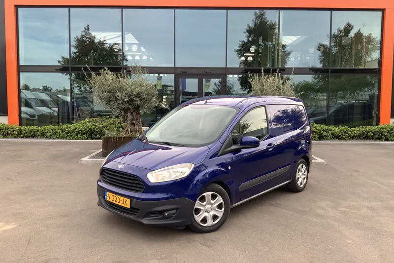 Ford Transit Courier (2017)