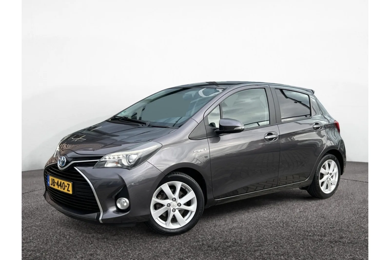 Toyota Yaris (2015) — foto 1