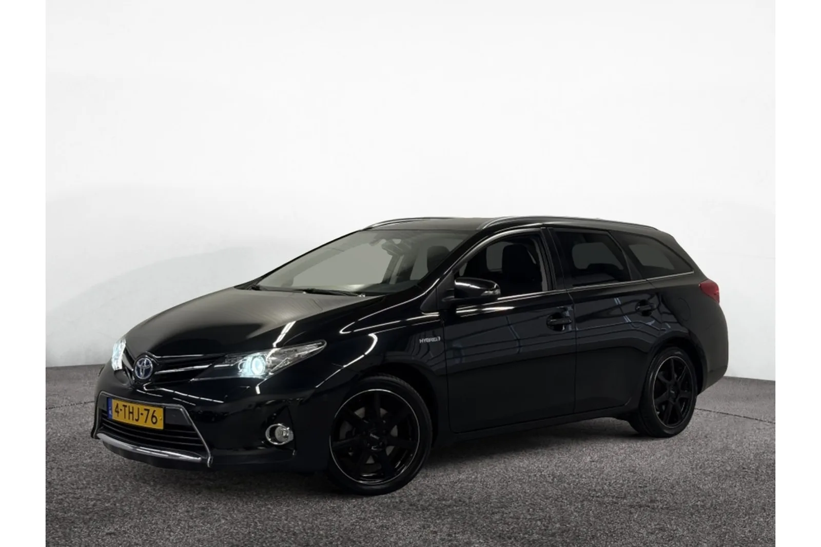 Toyota Auris (2014) — foto 1