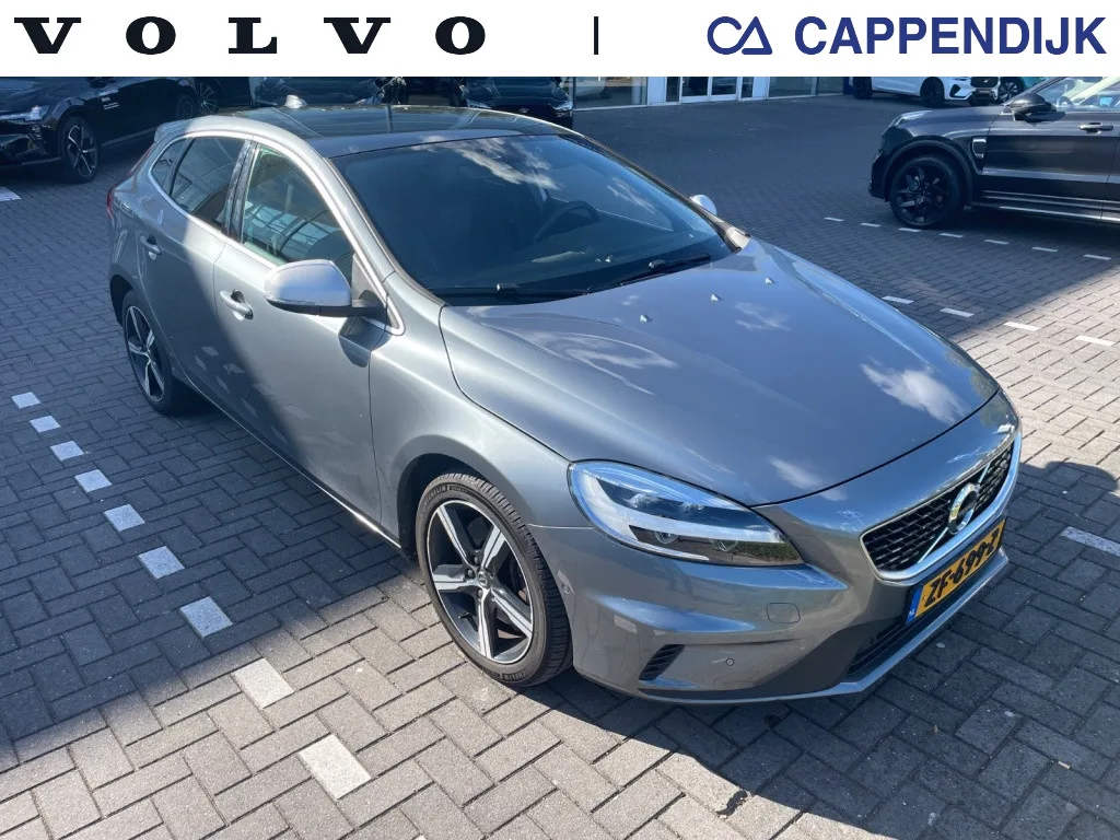 Volvo V40 (2019) — foto 1