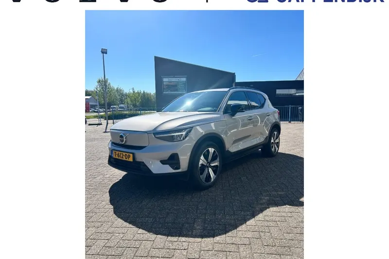 Volvo XC40 (2023)
