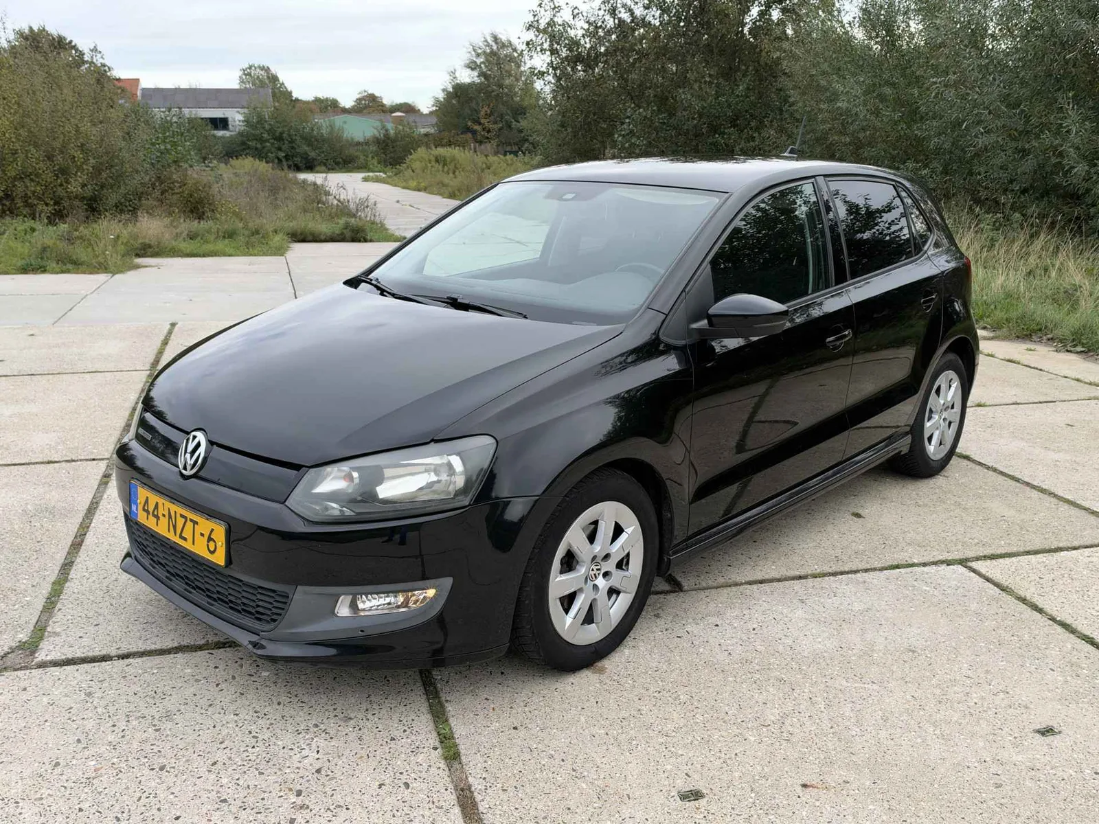 Volkswagen Polo (2011) — foto 1