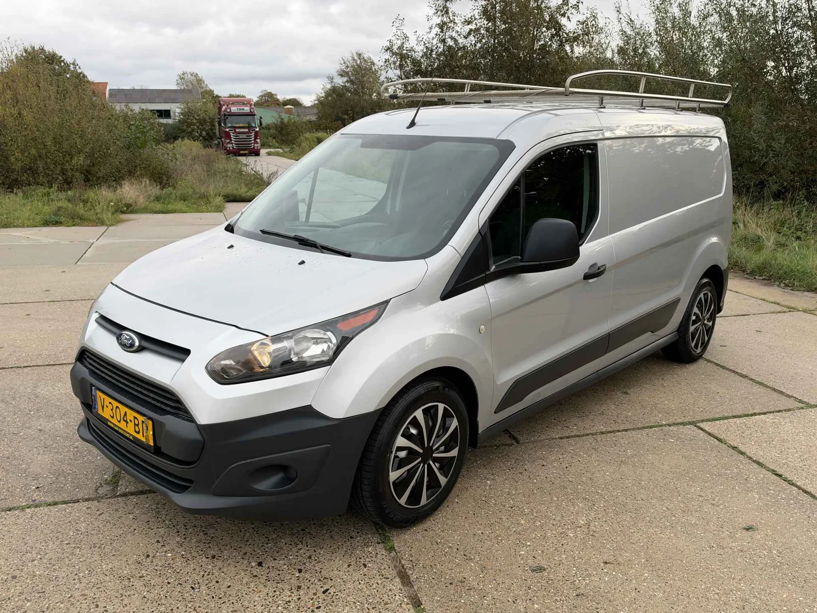 Ford Transit Connect (2016) — foto 1