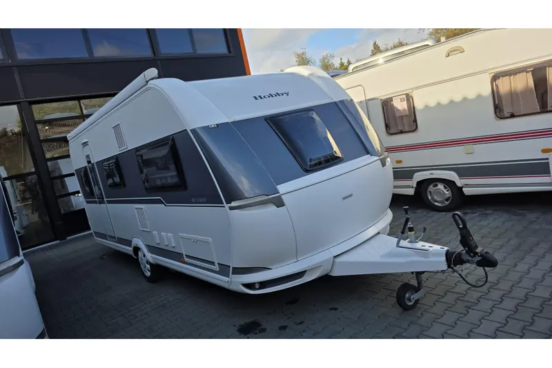 Hobby De Luxe (2020)