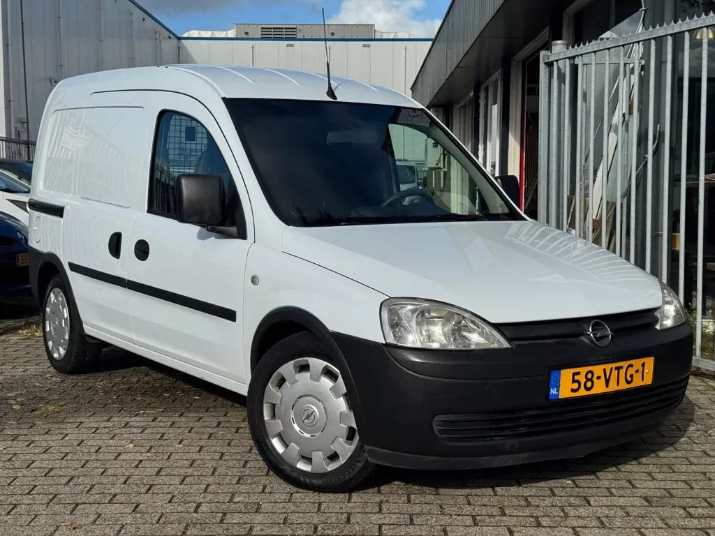 Opel Combo (2008) — foto 1