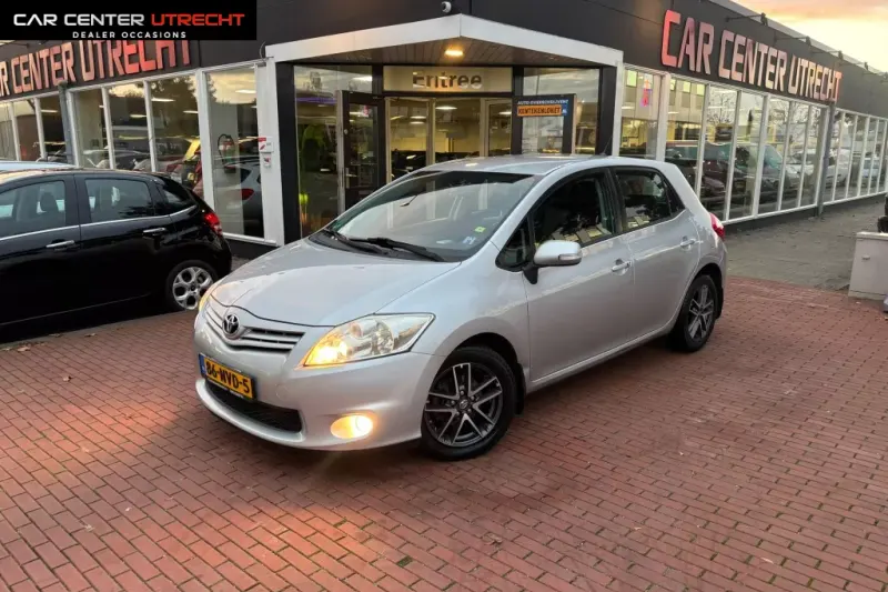 Toyota Auris (2011)