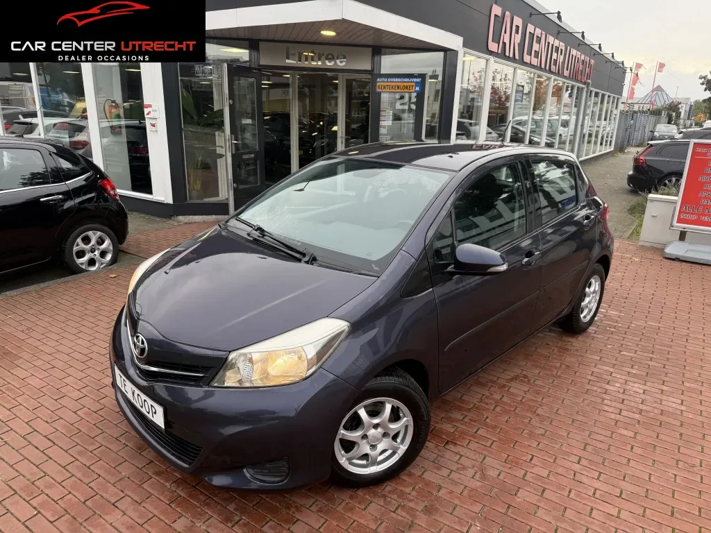 Toyota Yaris (2013) — foto 1