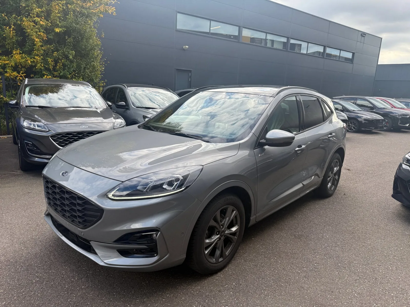 Ford Kuga (2023) — foto 1