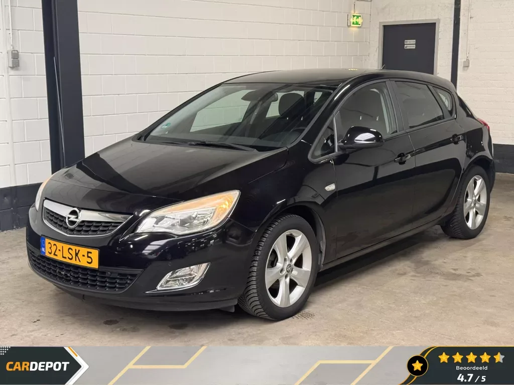 Opel Astra (2010) — foto 1