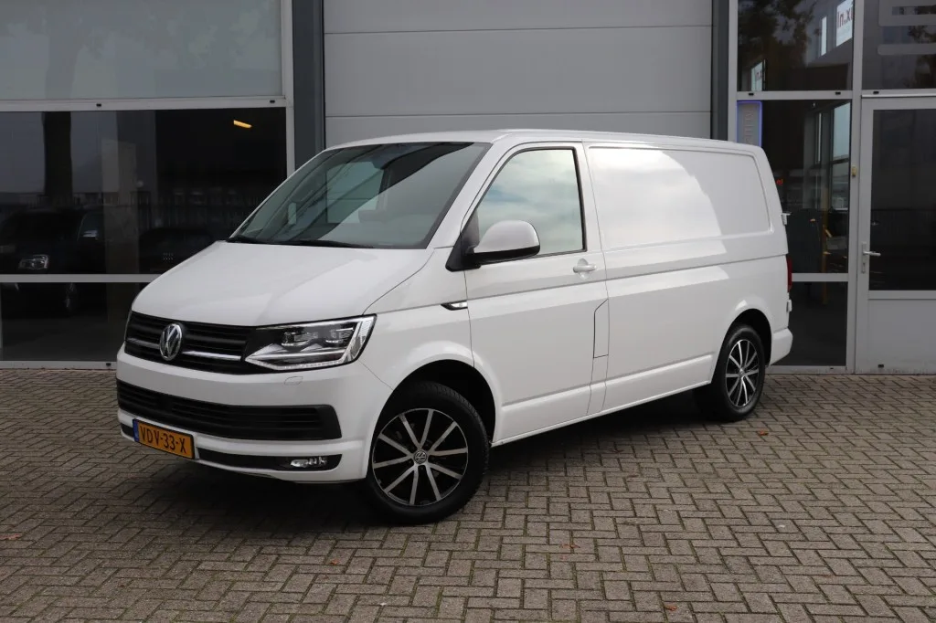 Volkswagen Transporter (2019) — foto 1