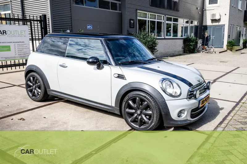 MINI Cooper (2011)