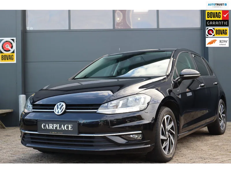 Volkswagen Golf (2020) — foto 1