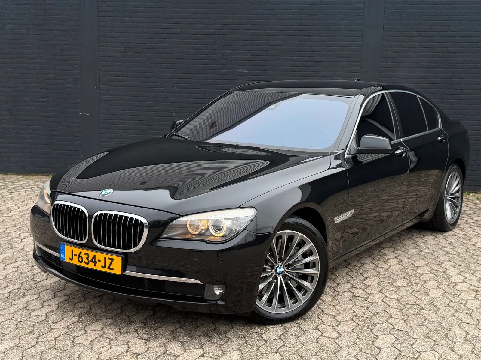 BMW 7-Serie (2011) — foto 1