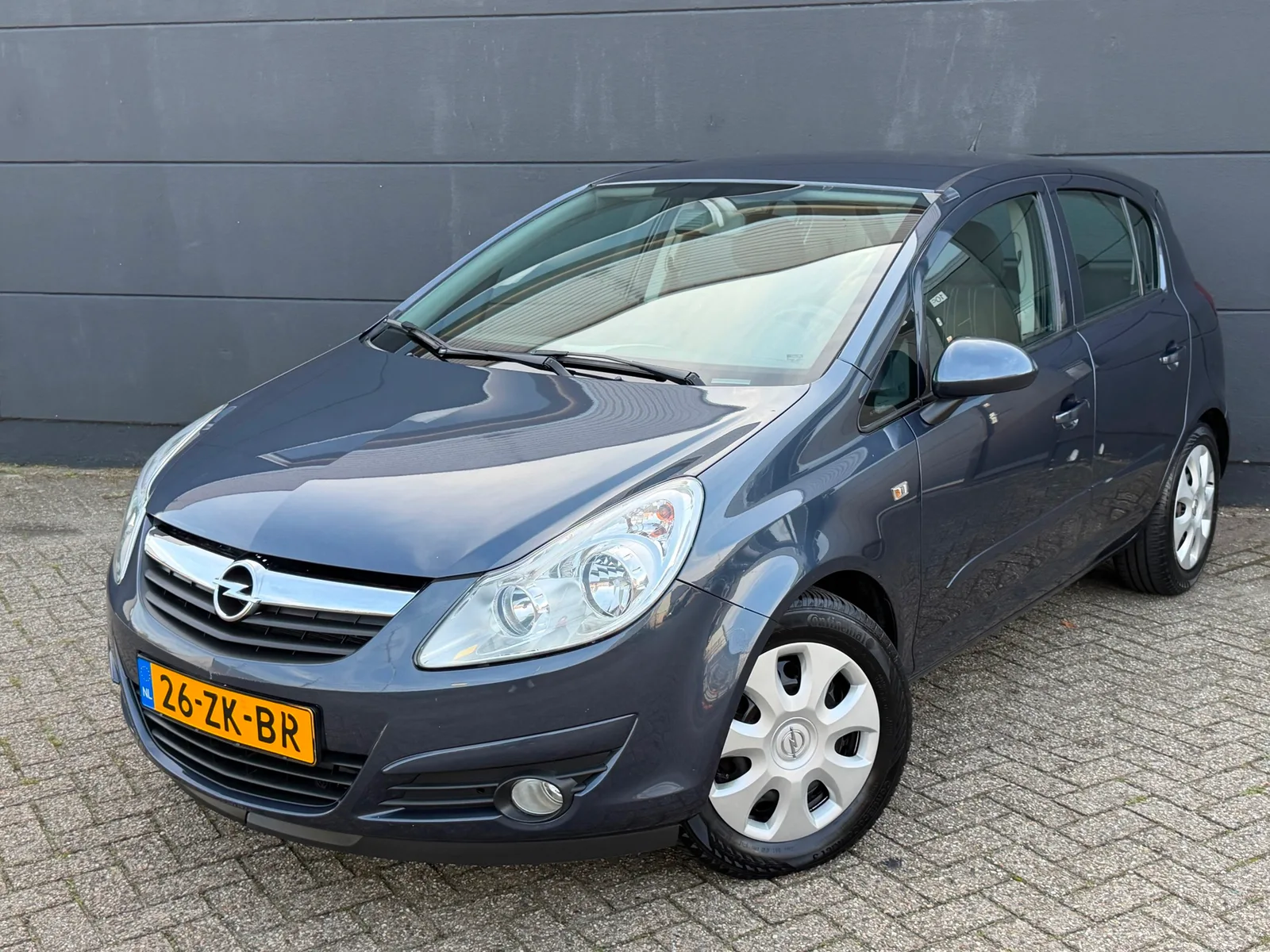Opel Corsa (2008) — foto 1