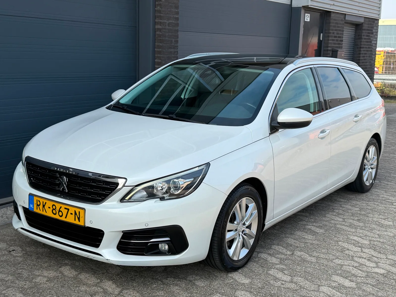 Peugeot 308 (2018) — foto 1