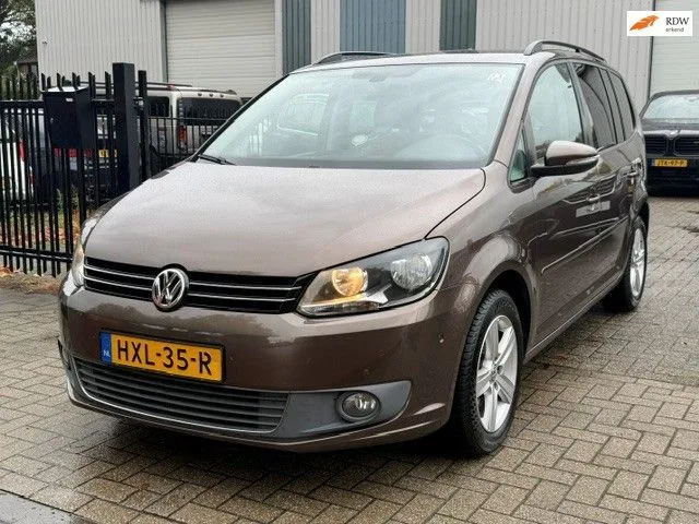 Volkswagen Touran (2011) — foto 1
