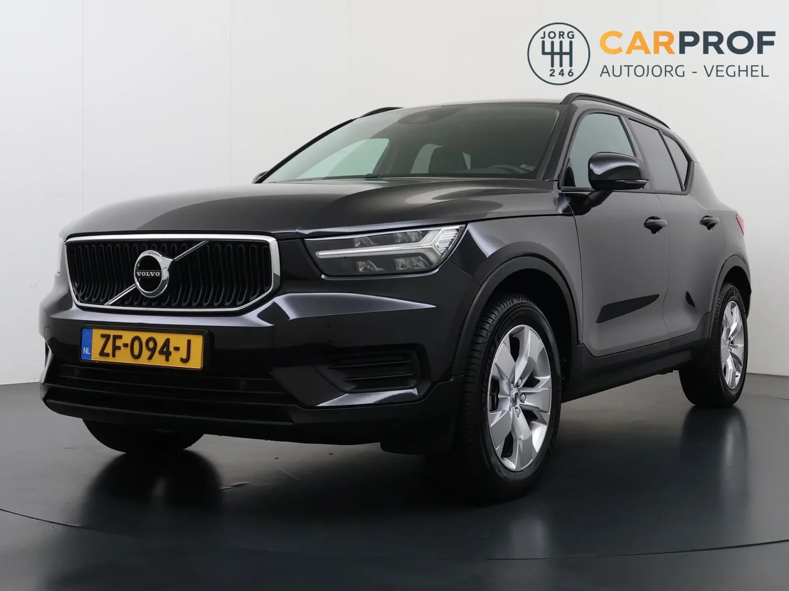 Volvo XC40 (2018) — foto 1